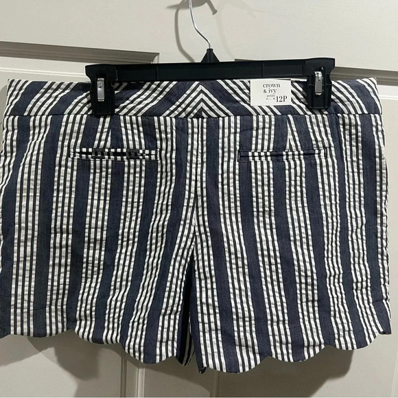 NWT Crown & Ivy Blue and White Striped Scalloped Shorts Size 12p - Picture 3 of 4